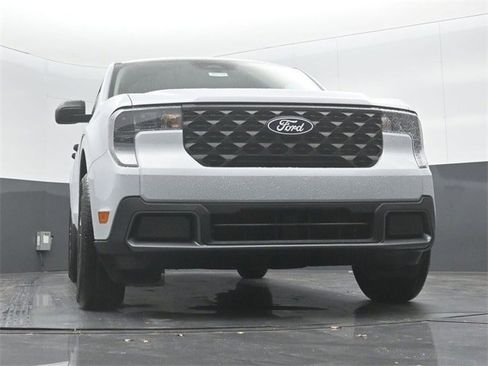 New 2025 Ford Maverick XLT image 18