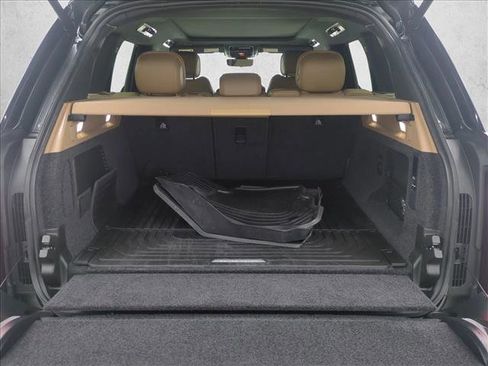 Certified 2025 Land Rover Range Rover SE AWD/4WD image 6