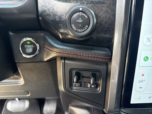 Used 2022 Ford Expedition Max Limited image 19