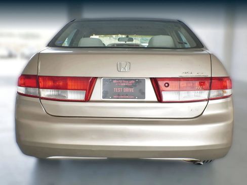 Used 2004 Honda Accord LX image 4