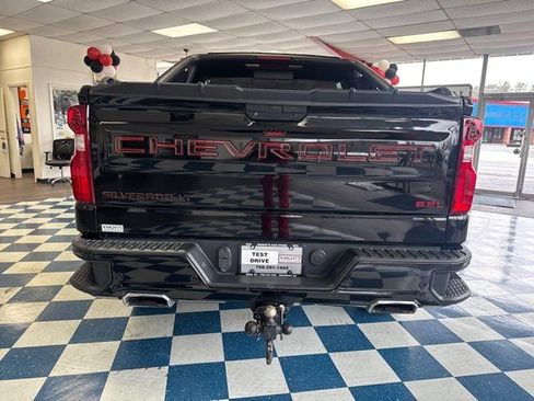 Used 2020 Chevrolet Silverado 1500 LT Trail Boss image 6