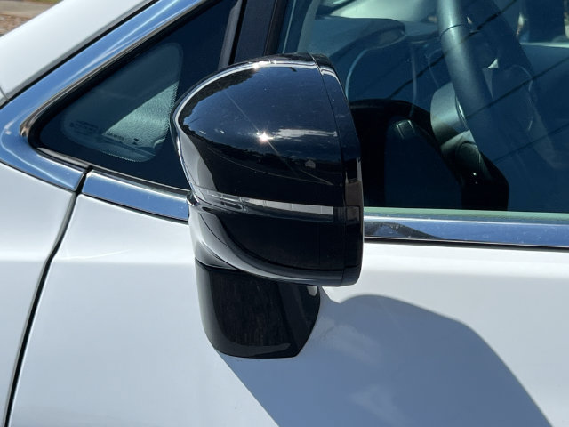Used 2024 Chrysler Pacifica Touring-L AWD/4WD image 41