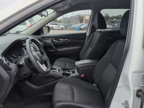 Used 2019 Nissan Rogue SV FWD image 8
