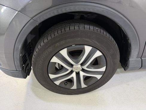 Used 2017 Toyota RAV4 LE FWD image 13