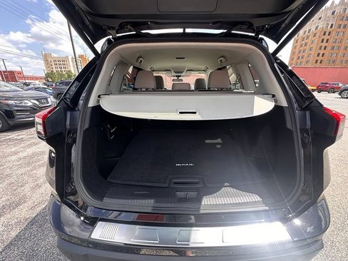 Certified 2025 Nissan Rogue SV FWD image 5