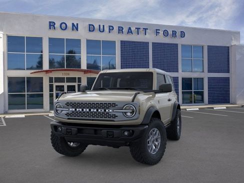 New 2025 Ford Bronco Badlands image 3