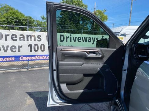 Used 2025 GMC Sierra 1500 SLT w/ SLT Premium Plus Package AWD/4WD image 14