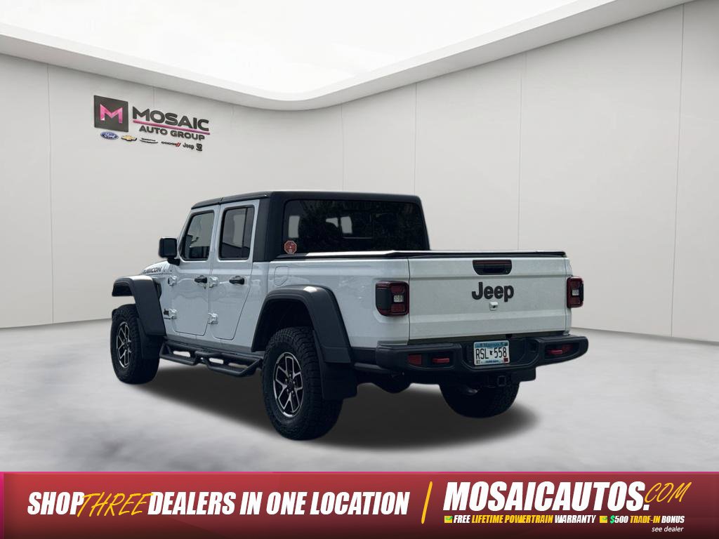 Used 2024 Jeep Gladiator Rubicon w/ Technology Group AWD/4WD image 5