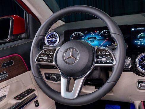 Certified 2023 Mercedes-Benz GLA 250 4MATIC image 16