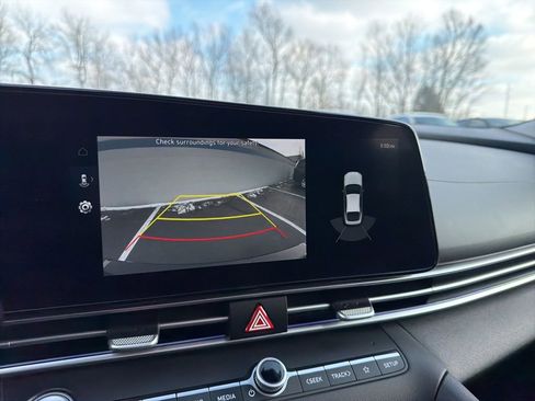 Used 2023 Hyundai Elantra Limited image 30