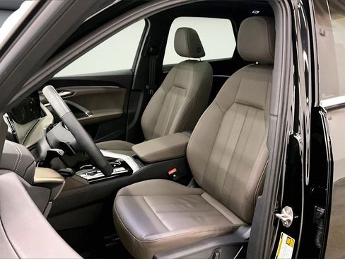 Used 2025 Audi Q5 Premium image 21