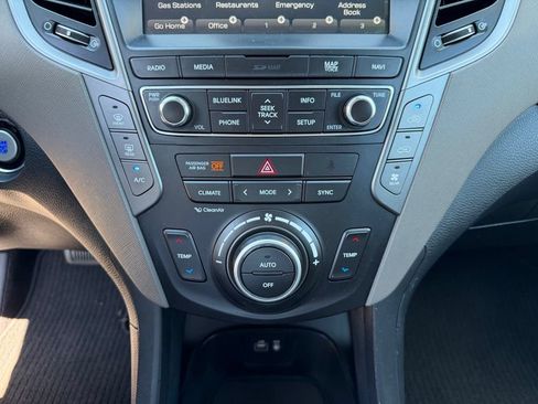 Used 2017 Hyundai Santa Fe Limited AWD/4WD image 24