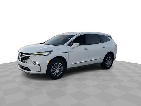 Used 2023 Buick Enclave Essence image 4