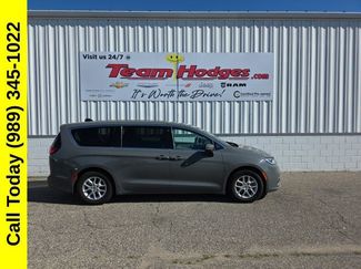 Used 2023 Chrysler Pacifica Touring-L FWD video 1