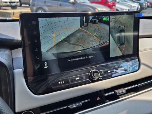 New 2025 Mitsubishi Outlander SE image 25