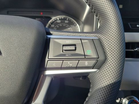 New 2026 Mitsubishi Outlander SE image 15