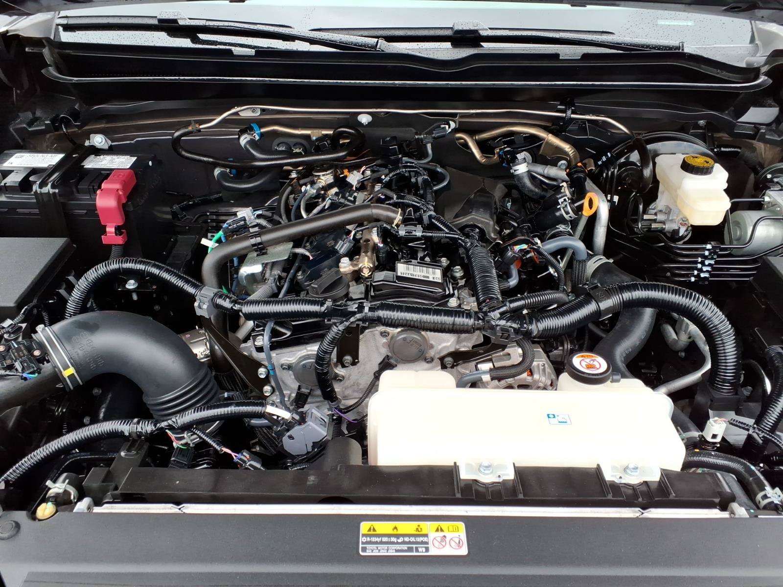 Used 2025 Toyota Tacoma SR5 AWD/4WD image 12