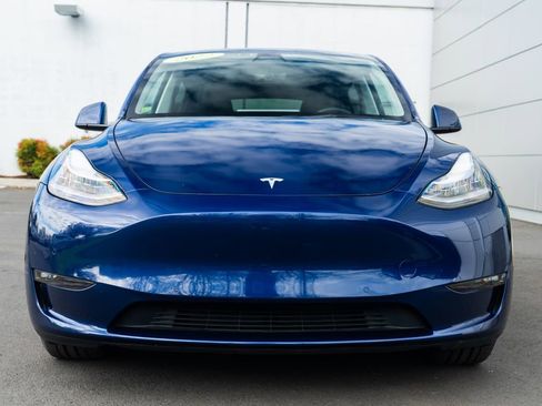 Used 2022 Tesla Model Y Long Range image 2