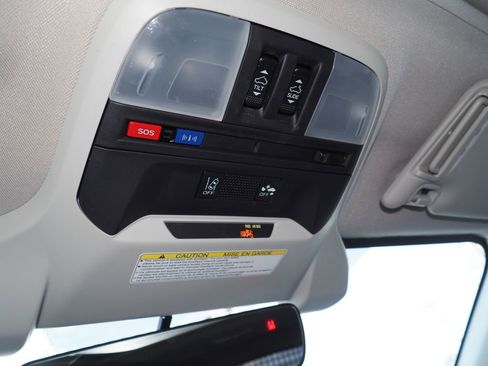 Used 2019 Subaru Crosstrek 2.0i Limited w/ Moonroof Package w/Navigation image 36