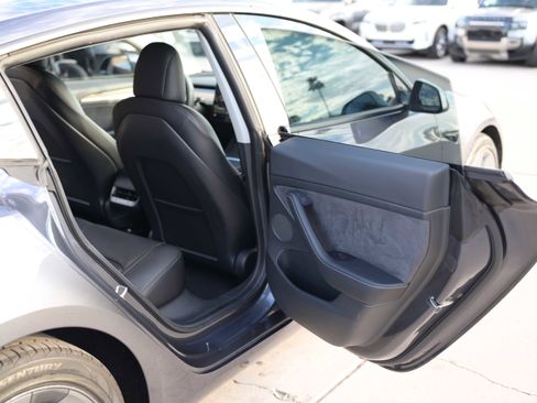 Used 2021 Tesla Model 3 Standard Range Plus image 13