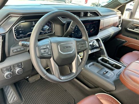 Used 2025 GMC Sierra 3500 Denali Ultimate AWD/4WD image 13