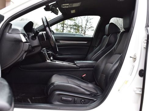 Used 2018 Honda Accord Sport image 13