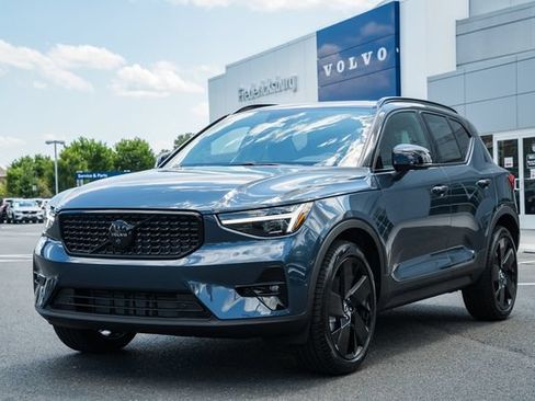 New 2026 Volvo XC40 B5 Ultra w/ Climate Package AWD/4WD image 3