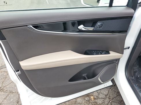 Certified 2022 Lincoln Nautilus Reserve image 10