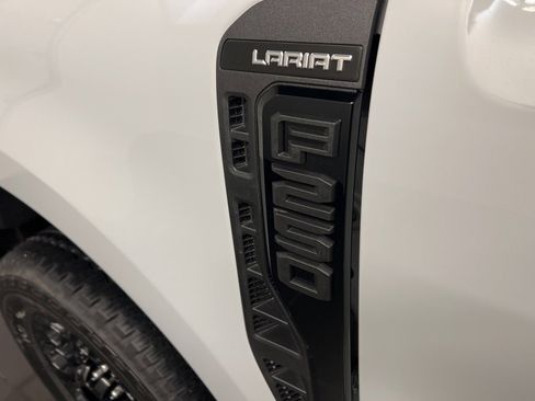 New 2026 Ford F250 Lariat w/ Black Appearance Package image 43