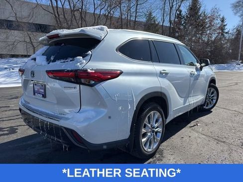 Used 2023 Toyota Highlander Limited image 4