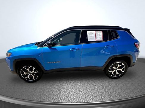 Used 2025 Jeep Compass Limited AWD/4WD image 8