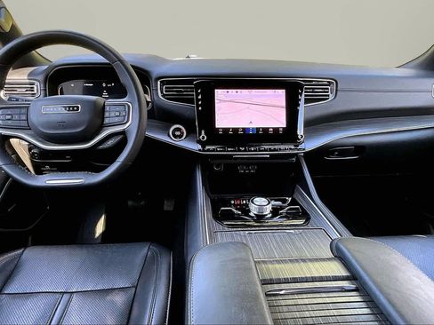 Certified 2024 Jeep Wagoneer Series III AWD/4WD image 14