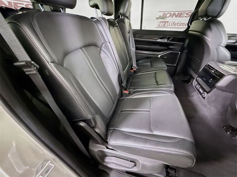 Used 2022 Jeep Wagoneer Series II image 32