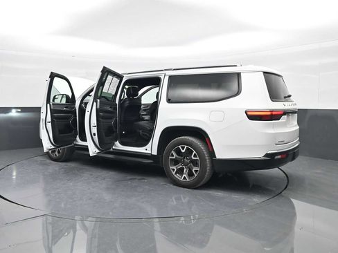 Used 2023 Jeep Wagoneer L Series III w/ Preferred Equipment Group image 48