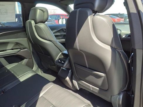 New 2025 Cadillac Lyriq Luxury image 21