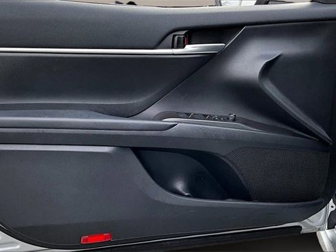 Used 2021 Toyota Camry SE image 17