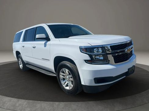 Used 2019 Chevrolet Suburban LT image 3