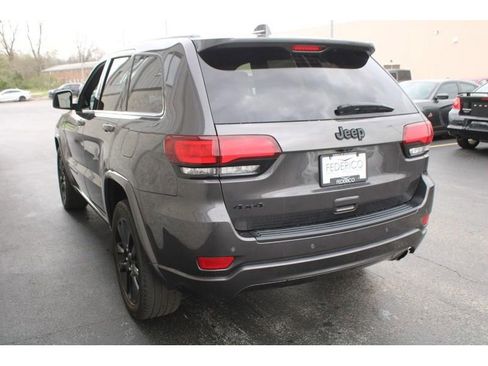 Used 2020 Jeep Grand Cherokee Altitude image 6