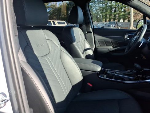 Used 2025 Kia Sorento SX Prestige image 10