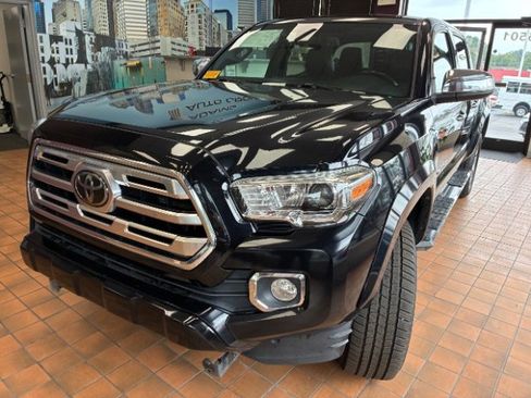 Used 2019 Toyota Tacoma Limited image 6