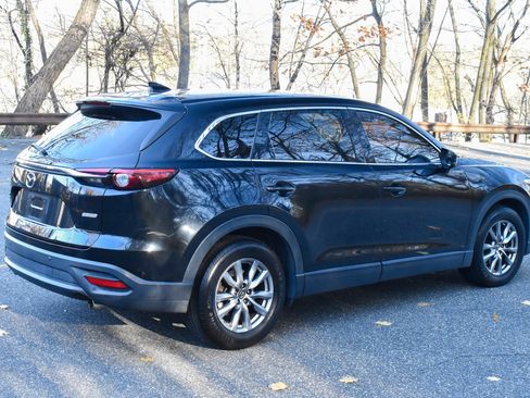 Used 2018 MAZDA CX-9 Touring w/ Touring Premium Package image 9