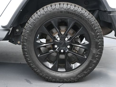 Used 2021 Jeep Wrangler Unlimited Sahara image 23