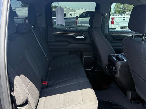 Used 2023 Chevrolet Silverado 1500 LT AWD/4WD image 31