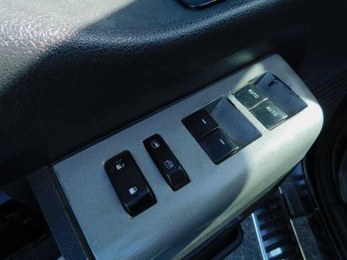 Used 2016 Ford F250 Lariat w/ Lariat Chrome Package image 26