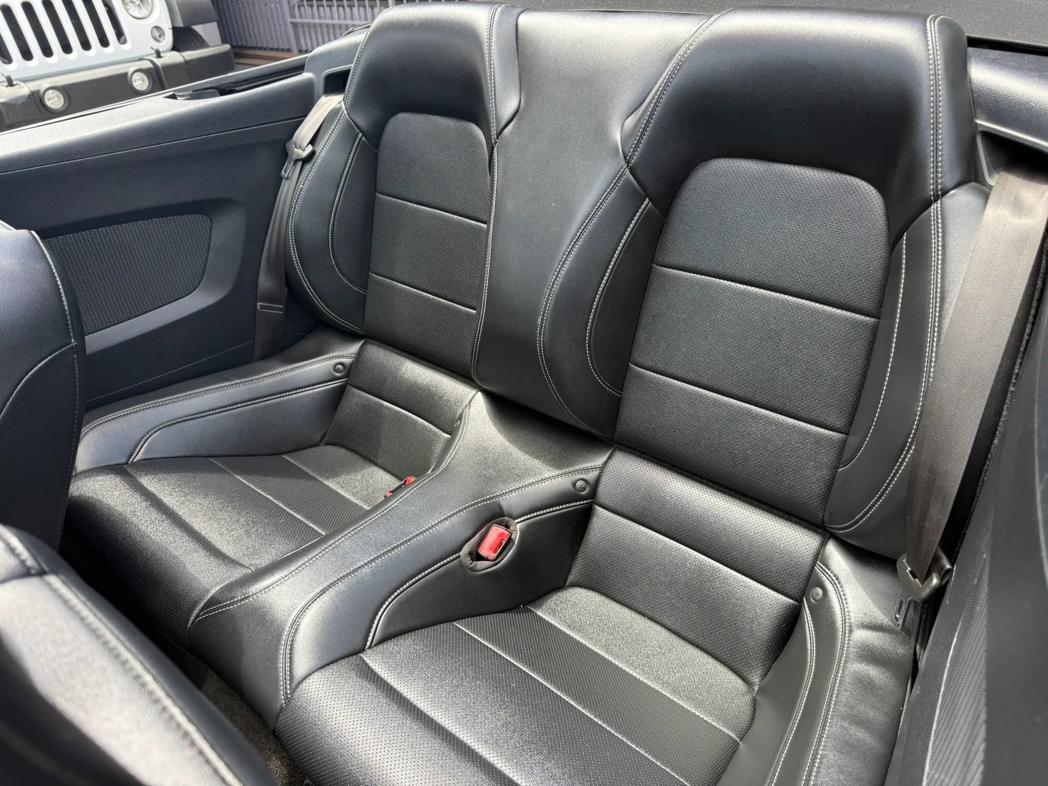 Used 2018 Ford Mustang Premium w/ Equipment Group 201A RWD image 15
