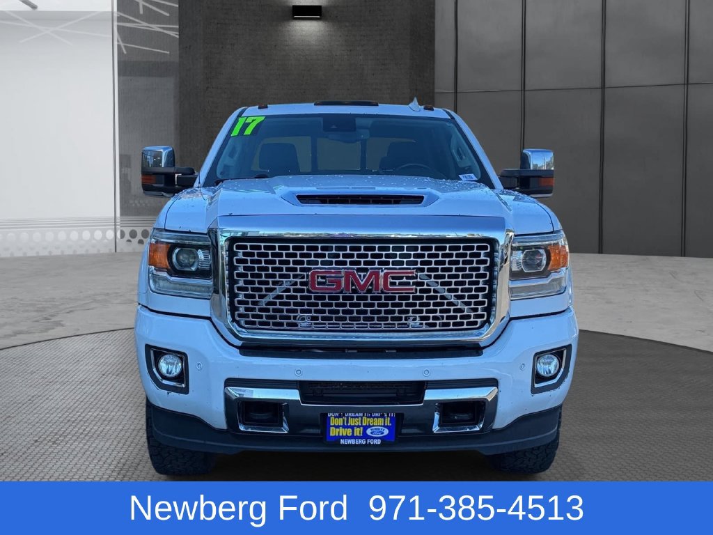 Used 2017 GMC Sierra 2500 Denali AWD/4WD image 2