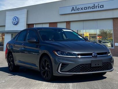 Certified 2025 Volkswagen Jetta SE w/ Sunroof Package