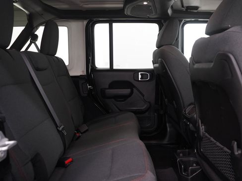 Used 2025 Jeep Wrangler Unlimited Rubicon w/ Convenience Group AWD/4WD image 15