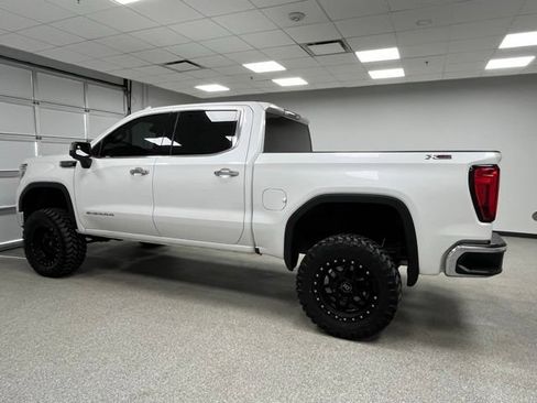 Used 2020 GMC Sierra 1500 SLT w/ X31 Off-Road Package AWD/4WD image 6