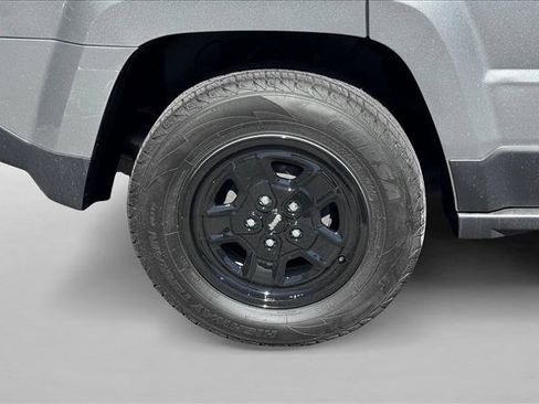 Used 2016 Jeep Patriot Sport w/ Power Value Group FWD image 9